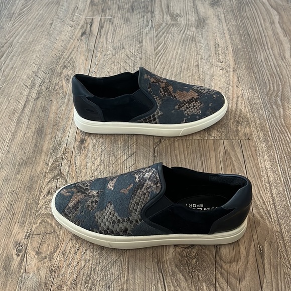 NWOT Vaneli Yodel Sport slip on Sneakers - Picture 3 of 10